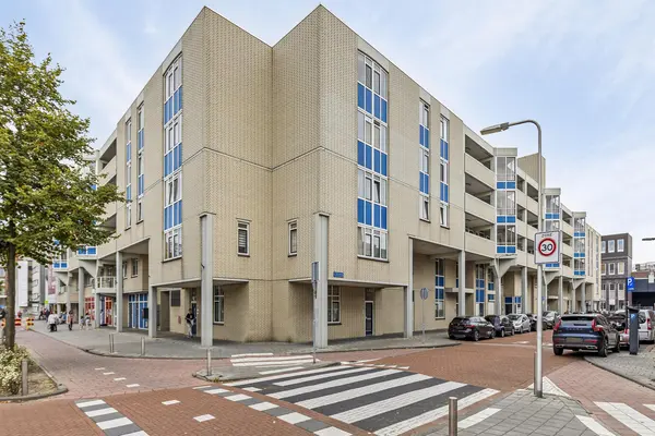 H. de Lintweg 47, SPIJKENISSE