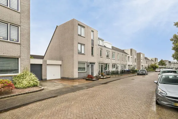 Mina Krusemanstraat 42, SPIJKENISSE