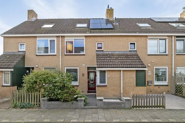 Dilledonk-Zuid 32, SPIJKENISSE