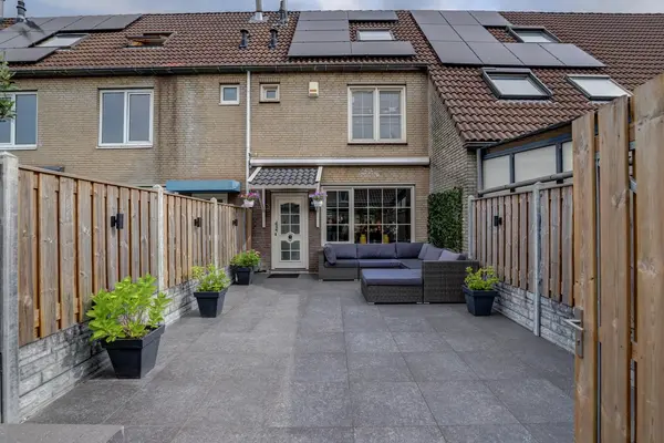 Madelief 40, HOOGVLIET ROTTERDAM