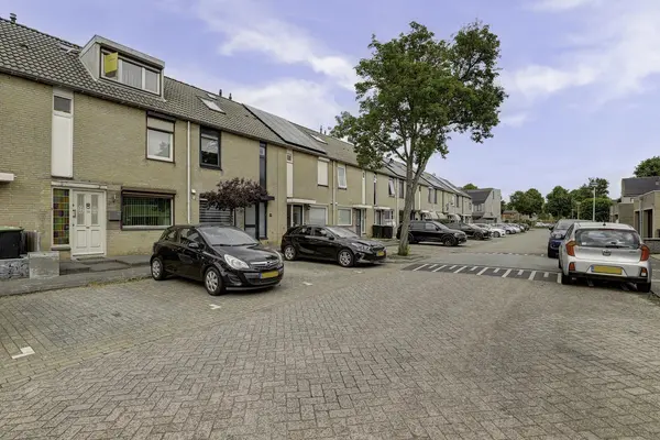 Wilhelmina Hofman-Pootstraat 22, SPIJKENISSE
