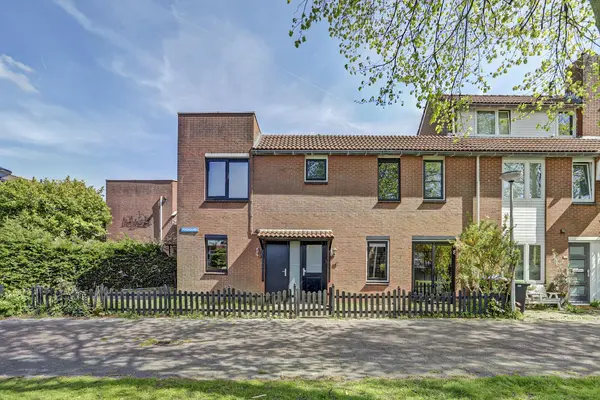 Perengaard 18, SPIJKENISSE