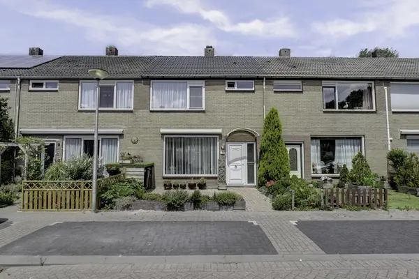 Moerbeistraat 8, SPIJKENISSE