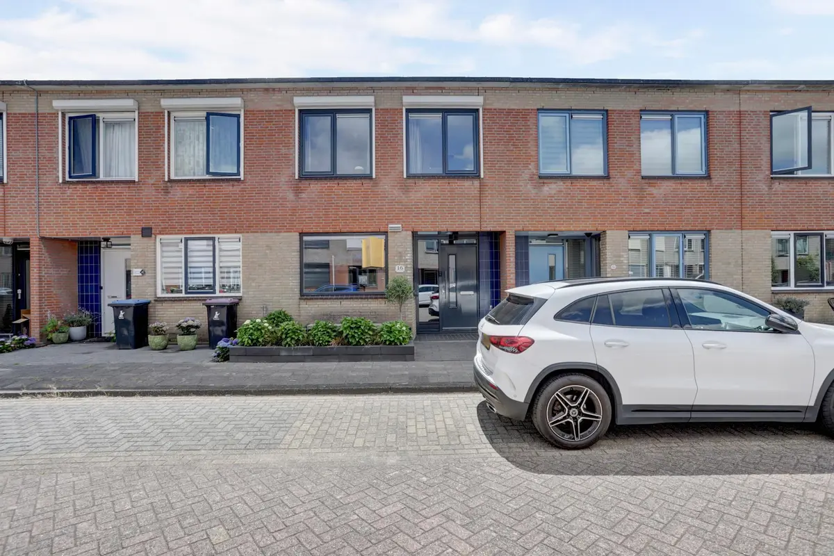 Margaret Staal-Krophollerstraat 16