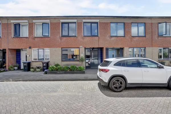 Margaret Staal-Krophollerstraat 16, SPIJKENISSE