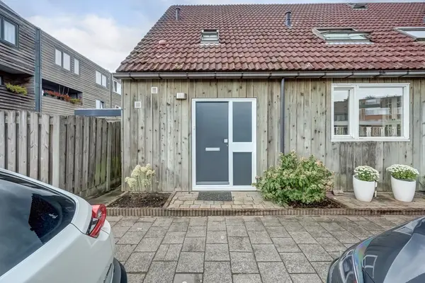 Karwijdreef 1, SPIJKENISSE