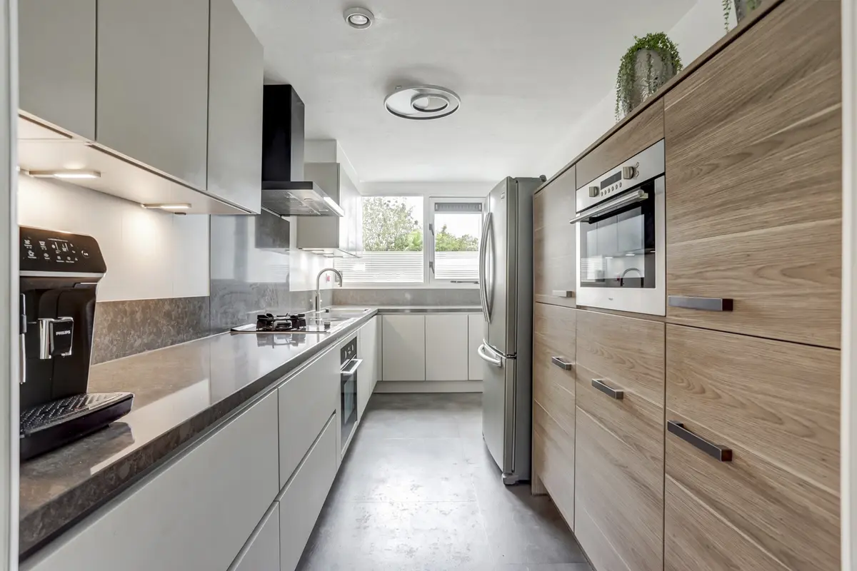 W. Plokkerstraat 10