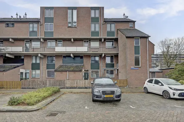 J. Sasboutstraat 4, SPIJKENISSE
