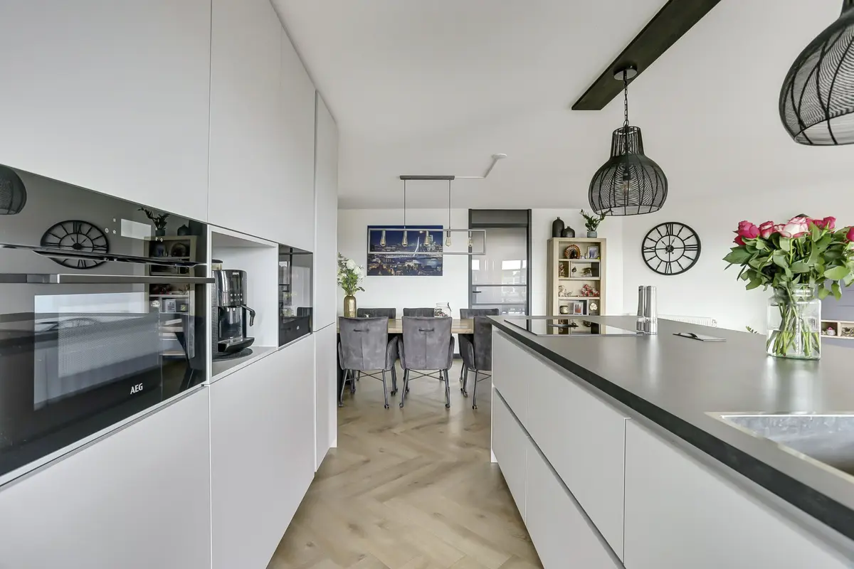 Dr. J.M. den Uyllaan 201