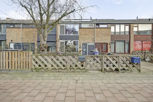 Jan van Eyckpad 8, SPIJKENISSE