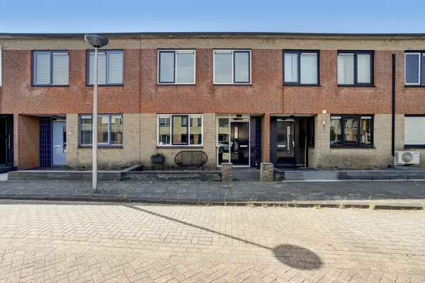 Margaret Staal-Krophollerstraat 12, SPIJKENISSE