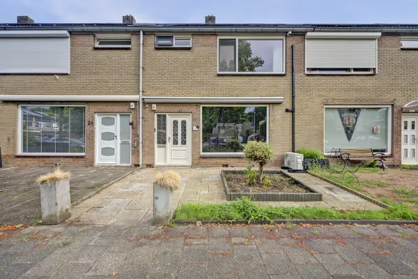 Hazelaarstraat 23, SPIJKENISSE
