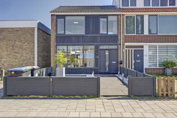 Multatulistraat 1, SPIJKENISSE