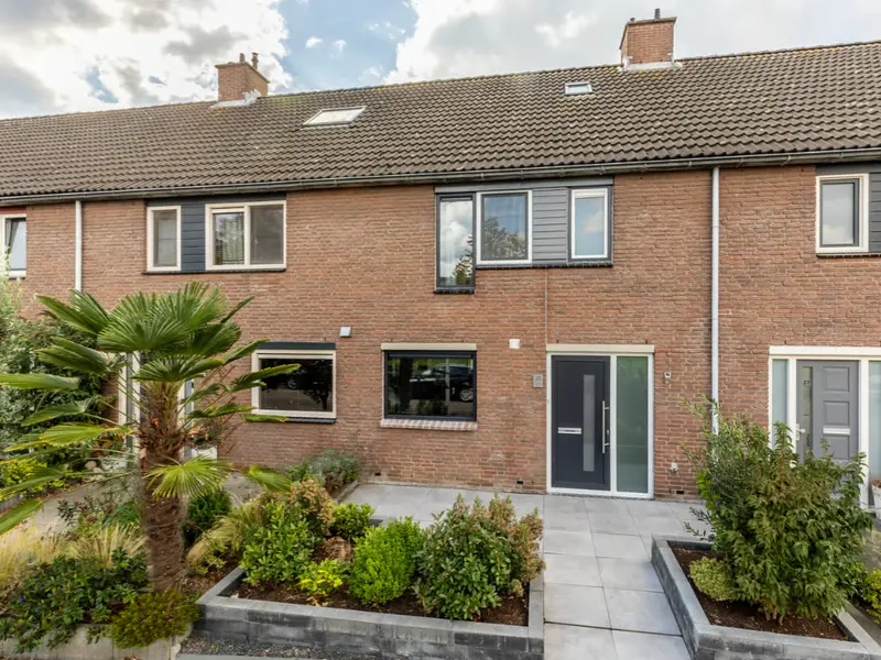 Vuurvlinder 28, Hellevoetsluis