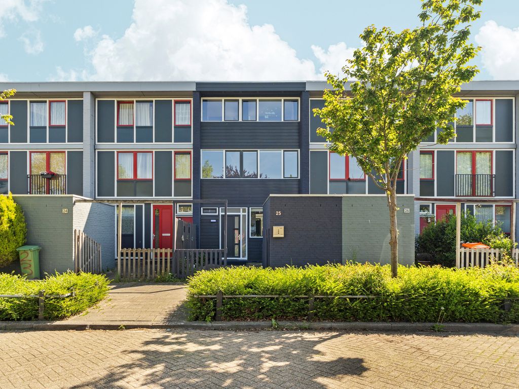 Steile Bank 25, Lelystad