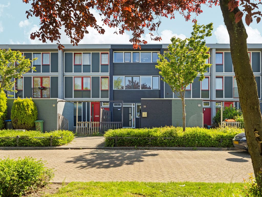 Steile Bank 25, Lelystad