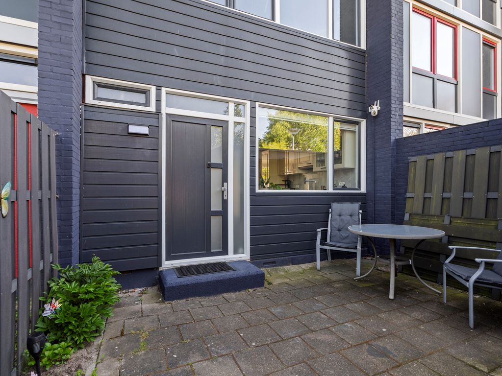 Steile Bank 25, Lelystad
