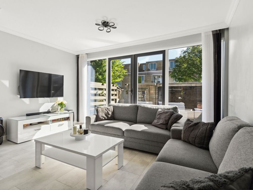 Steile Bank 25, Lelystad