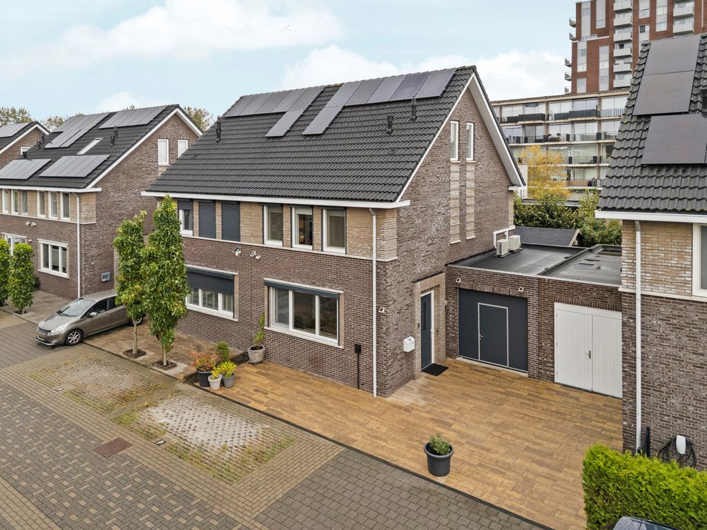 Doerianstraat 6, Almere
