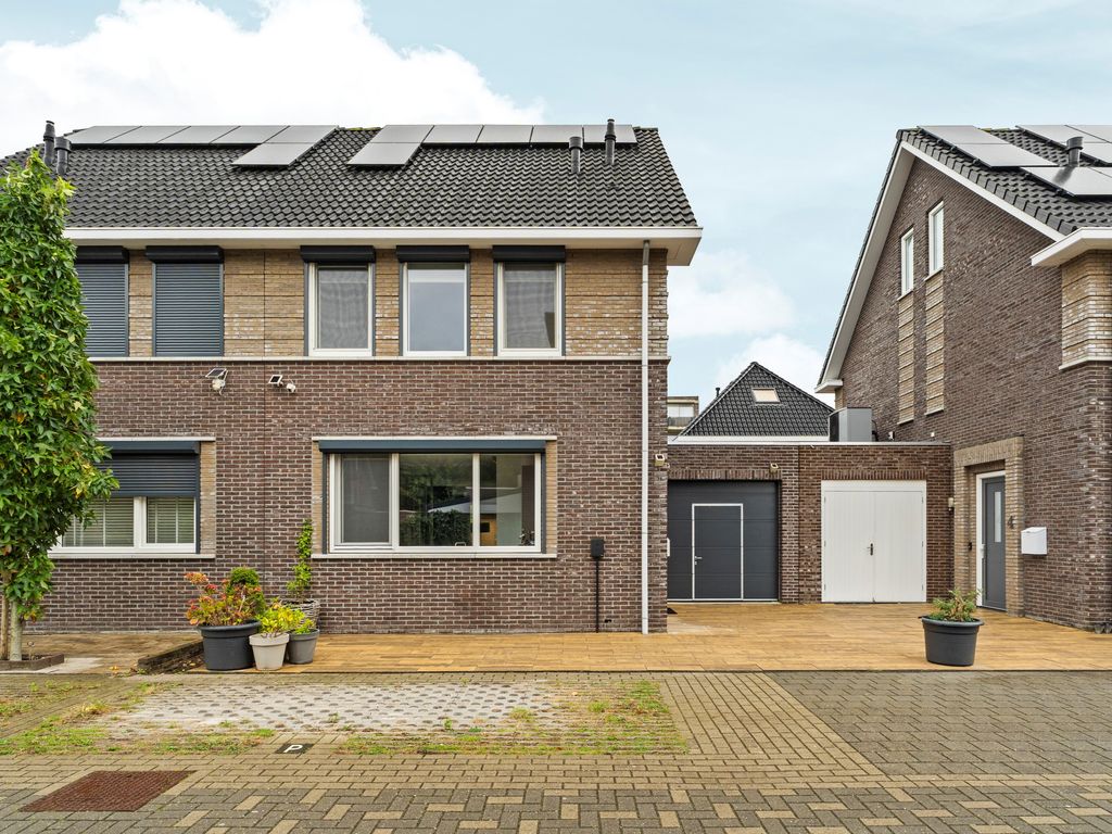 Doerianstraat 6, Almere