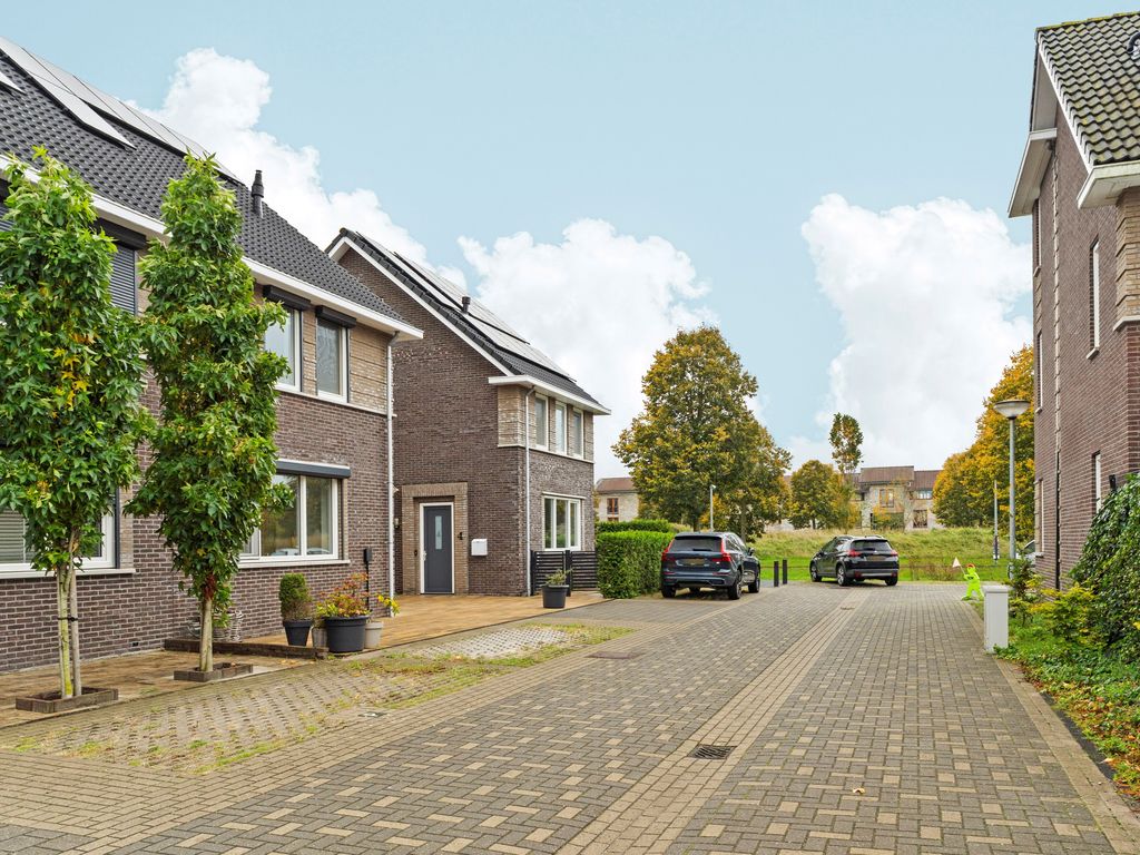 Doerianstraat 6, Almere