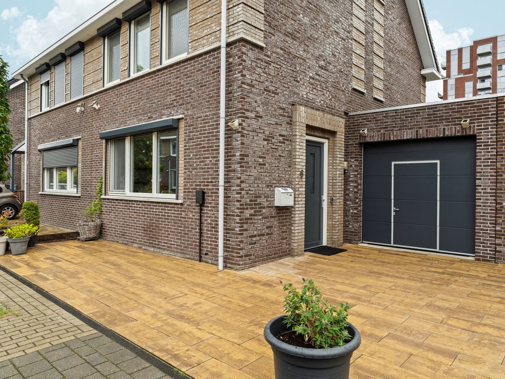 Doerianstraat 6, Almere