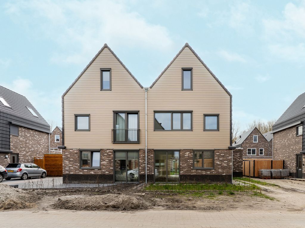 Moerasorchidee 13, Lelystad