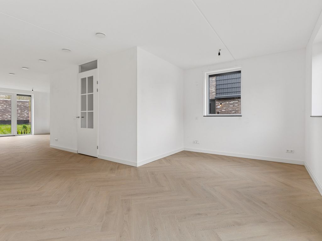 Moerasorchidee 13, Lelystad