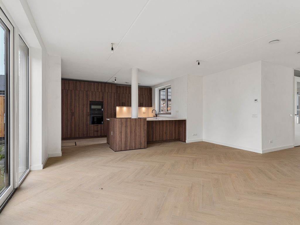 Moerasorchidee 13, Lelystad