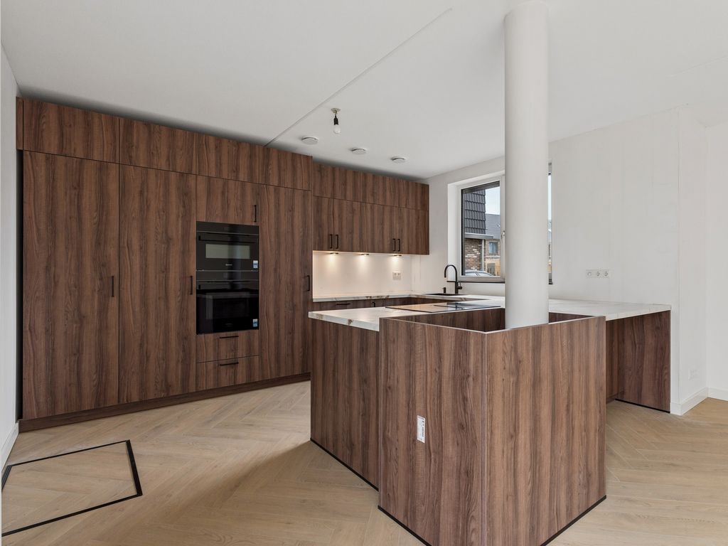 Moerasorchidee 13, Lelystad