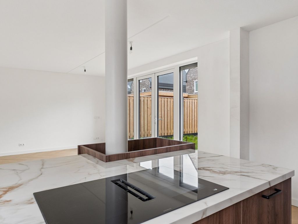 Moerasorchidee 13, Lelystad