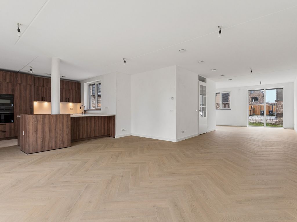 Moerasorchidee 13, Lelystad