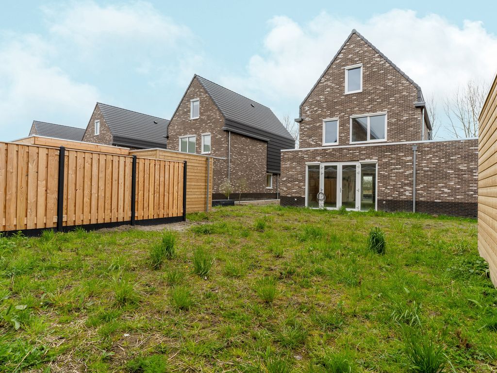 Moerasorchidee 13, Lelystad