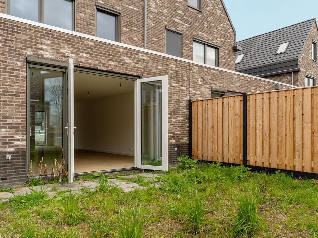 Moerasorchidee 13, Lelystad