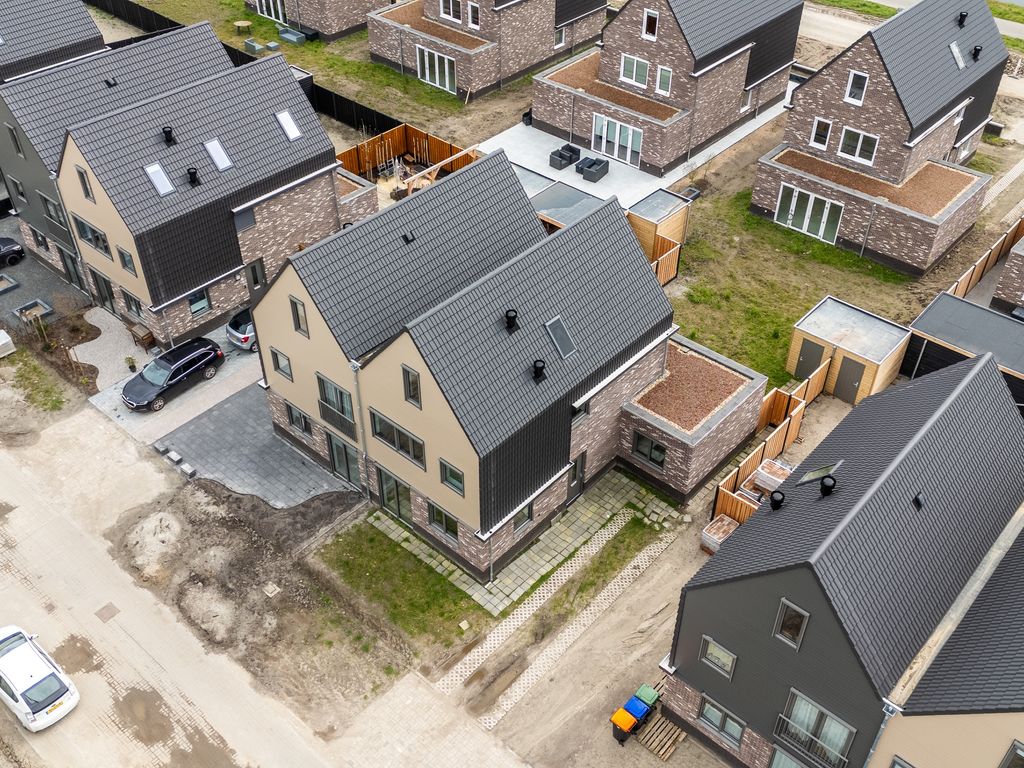 Moerasorchidee 13, Lelystad