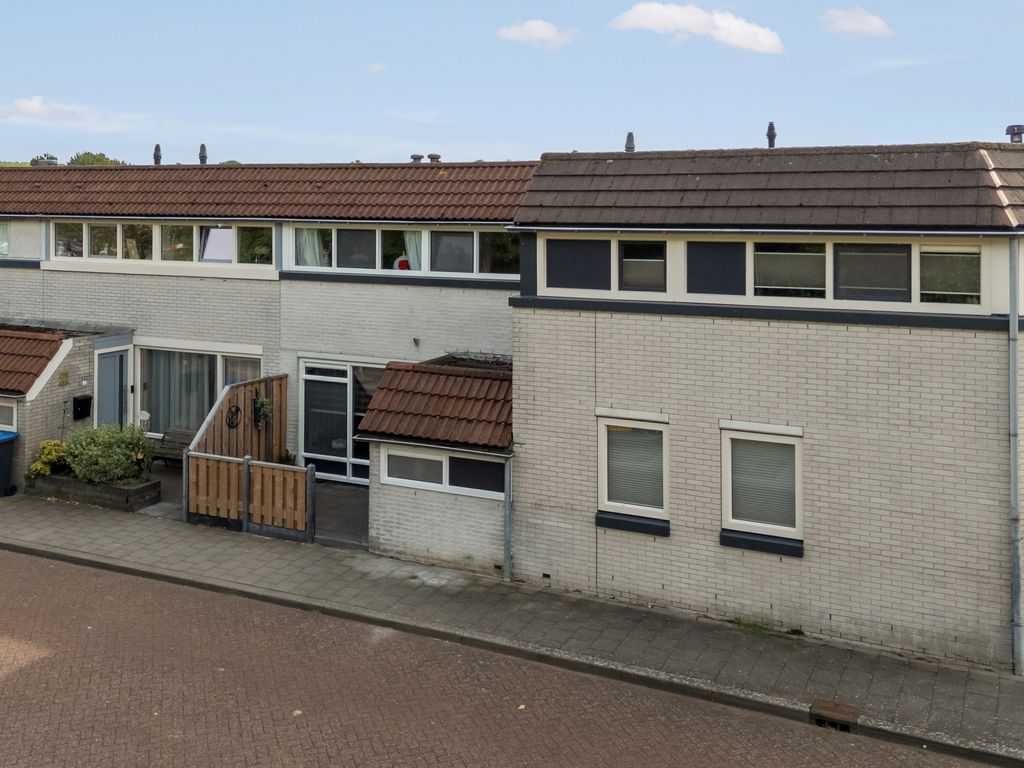 Galjoen 29 19, Lelystad