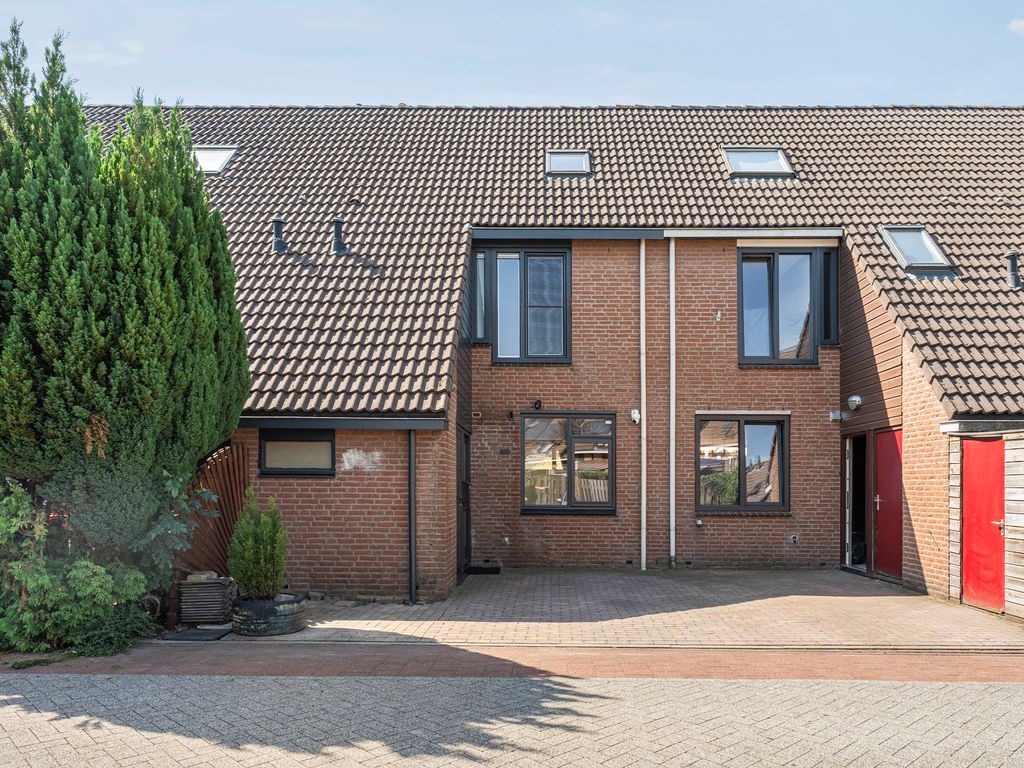 Griend 23 30, Lelystad