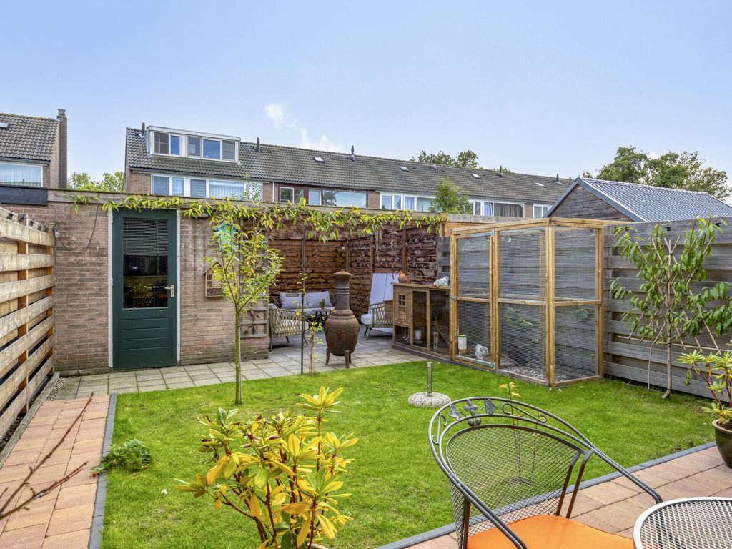 Veeckensstraat 6, Hellevoetsluis