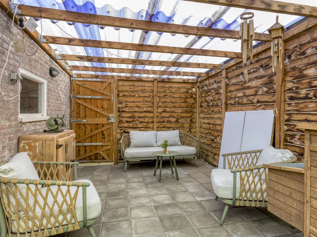 Veeckensstraat 6, Hellevoetsluis