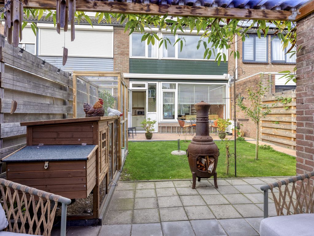 Veeckensstraat 6, Hellevoetsluis