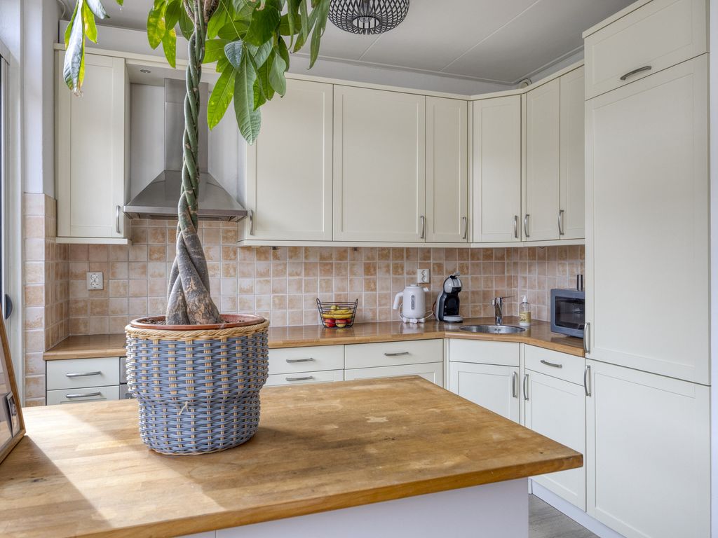 Veeckensstraat 6, Hellevoetsluis