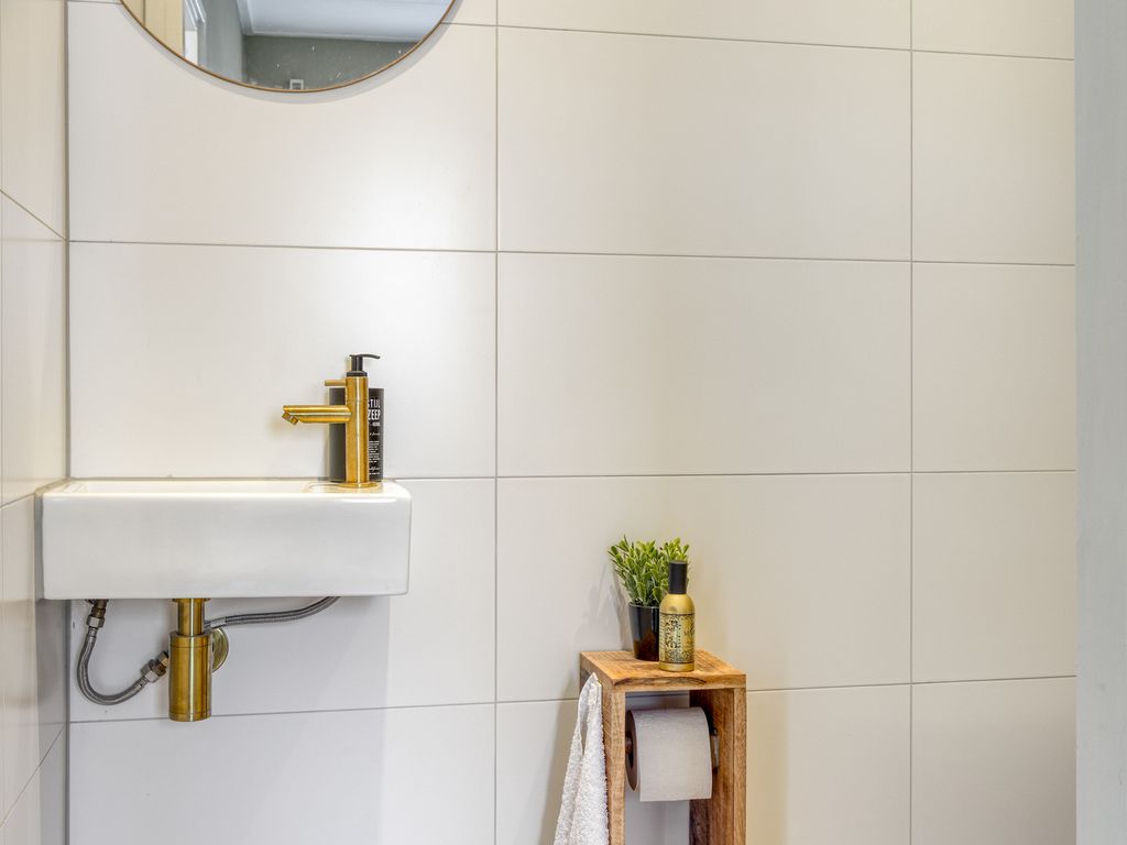 Veeckensstraat 6, Hellevoetsluis