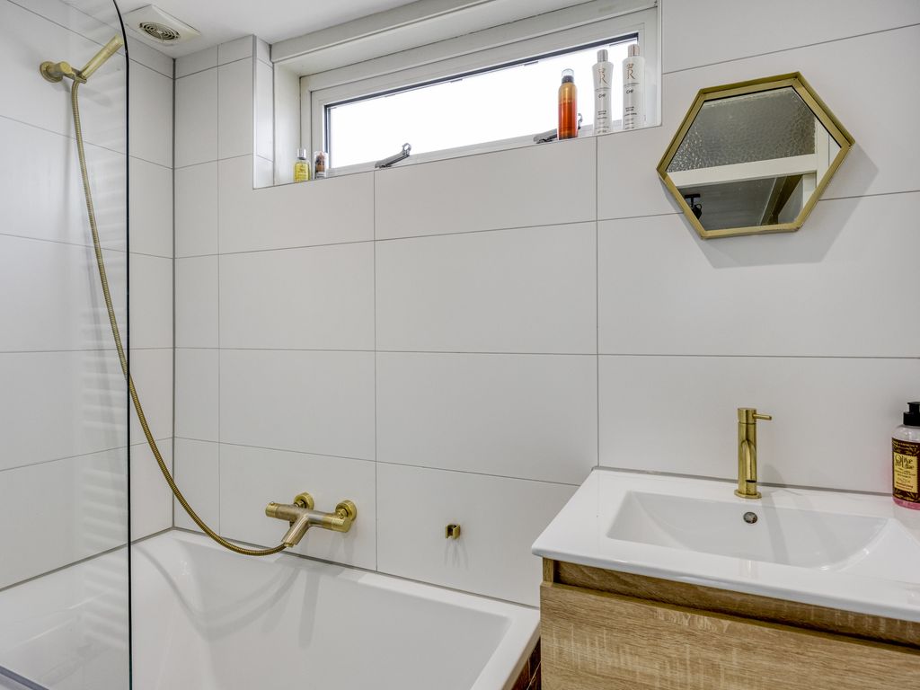 Veeckensstraat 6, Hellevoetsluis