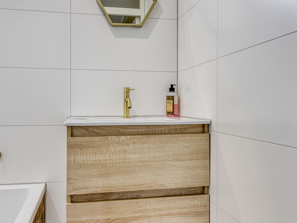 Veeckensstraat 6, Hellevoetsluis