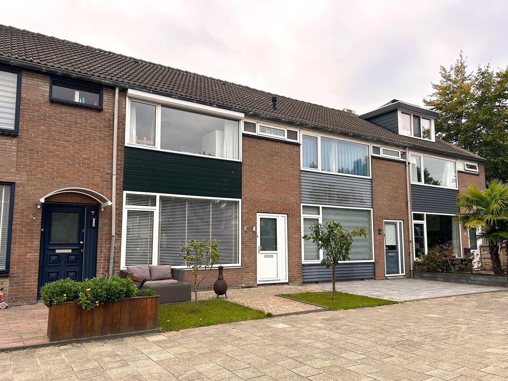 Veeckensstraat 6, Hellevoetsluis