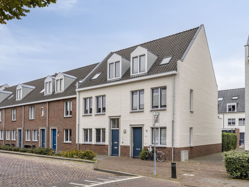 Opzoomerlaan 31, Hellevoetsluis