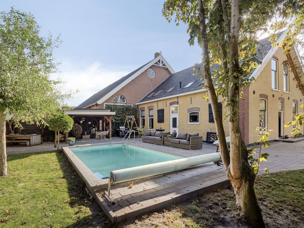 Dorpsstraat 43, Hellevoetsluis