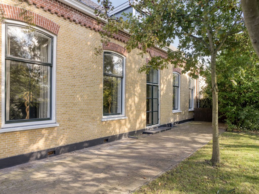 Dorpsstraat 43, Hellevoetsluis