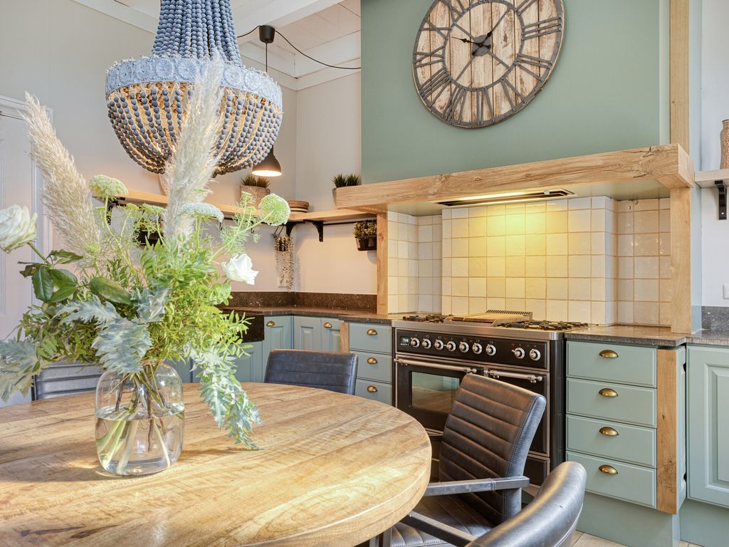 Dorpsstraat 43, Hellevoetsluis