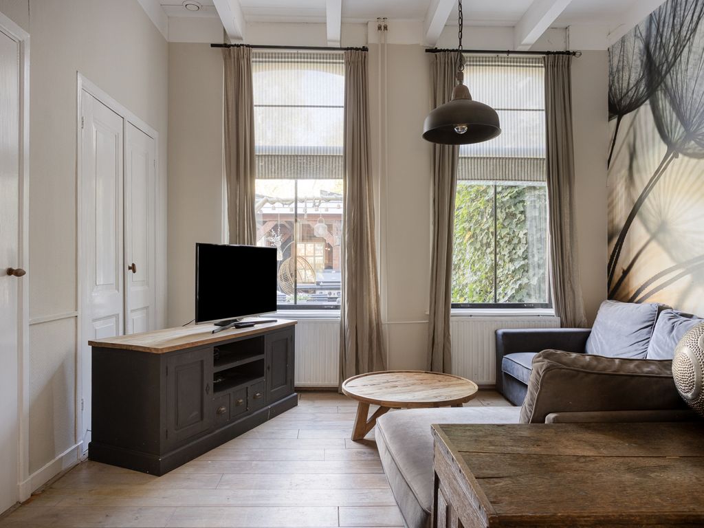 Dorpsstraat 43, Hellevoetsluis